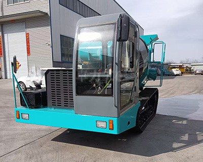 履帶3方混凝土攪拌車(chē)